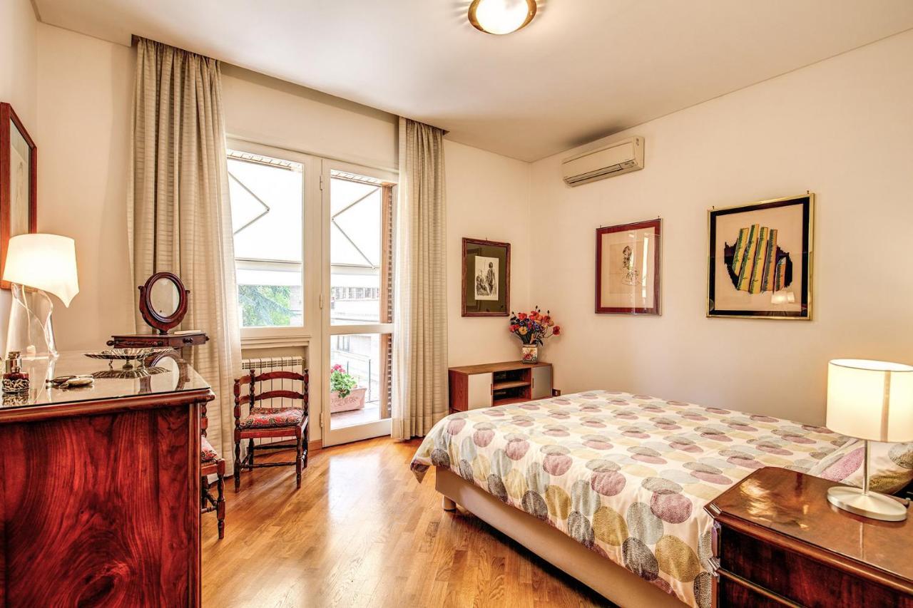 Terrazza Piccolomini: Elegant Apartment Stunning View Over Rome/St Peter'S Dome Eksteriør bilde